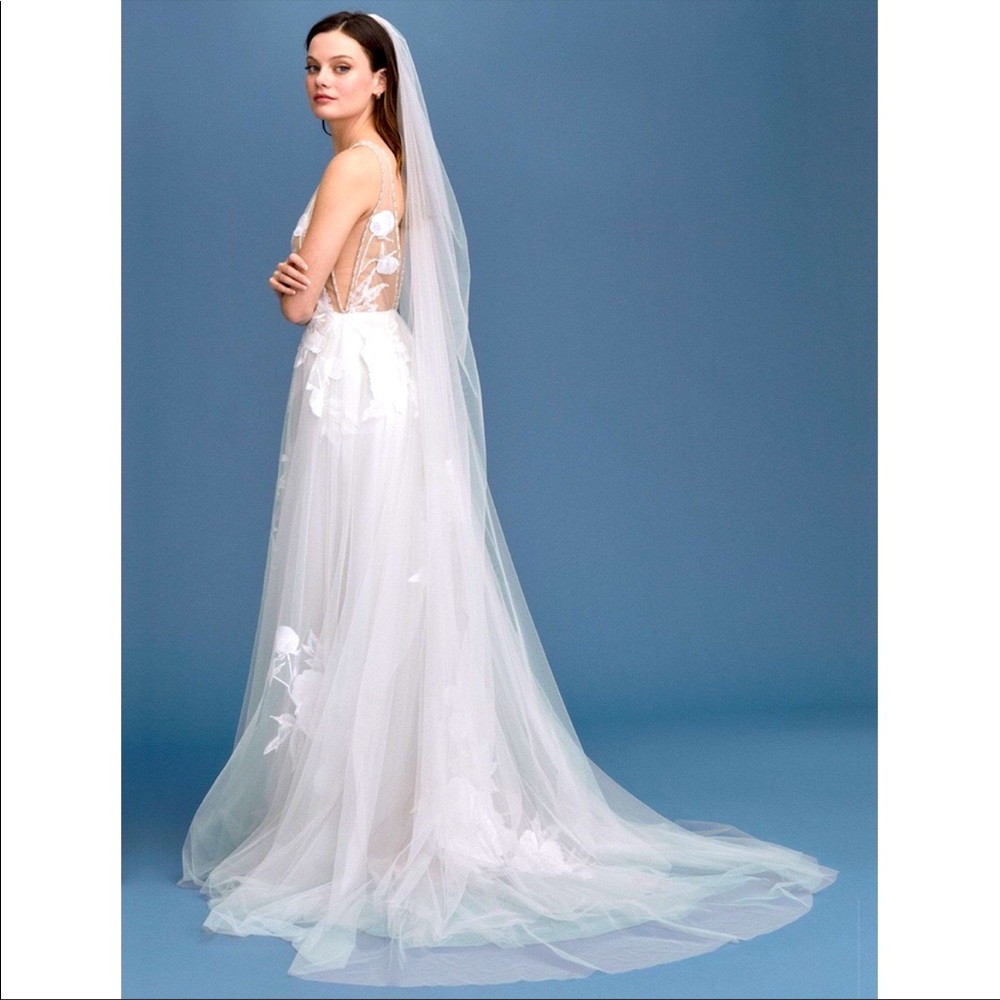 Floravere Ivory Tulle Veil - Cathedral Length